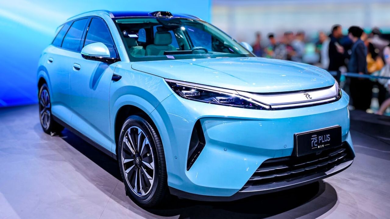 BYD Atto 3 front view