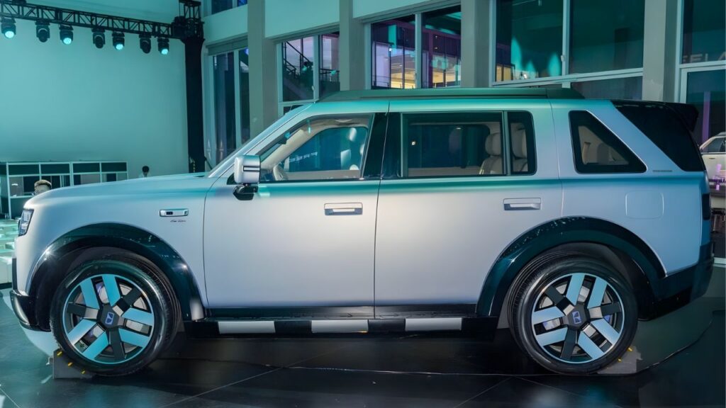 Freelander 8 Sideview