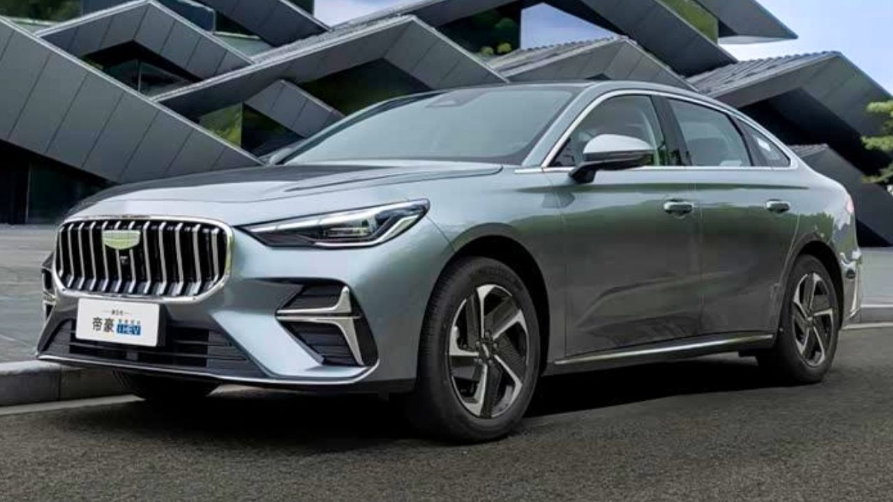 Geely Emgrand i-HEV Showcased: Comes with Full-Domain AI 2.0 and Hybrid Efficiency Boost