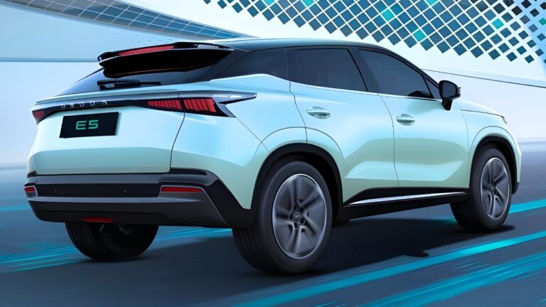 Omoda E5 Rearview