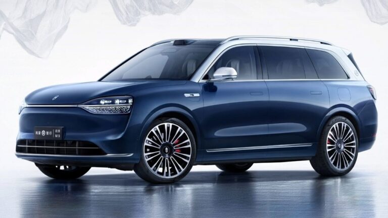 AITO M9 Pre-Sale Hits 50,000 Orders: 671 kW Tri-Motor & 499,800 Yuan Price