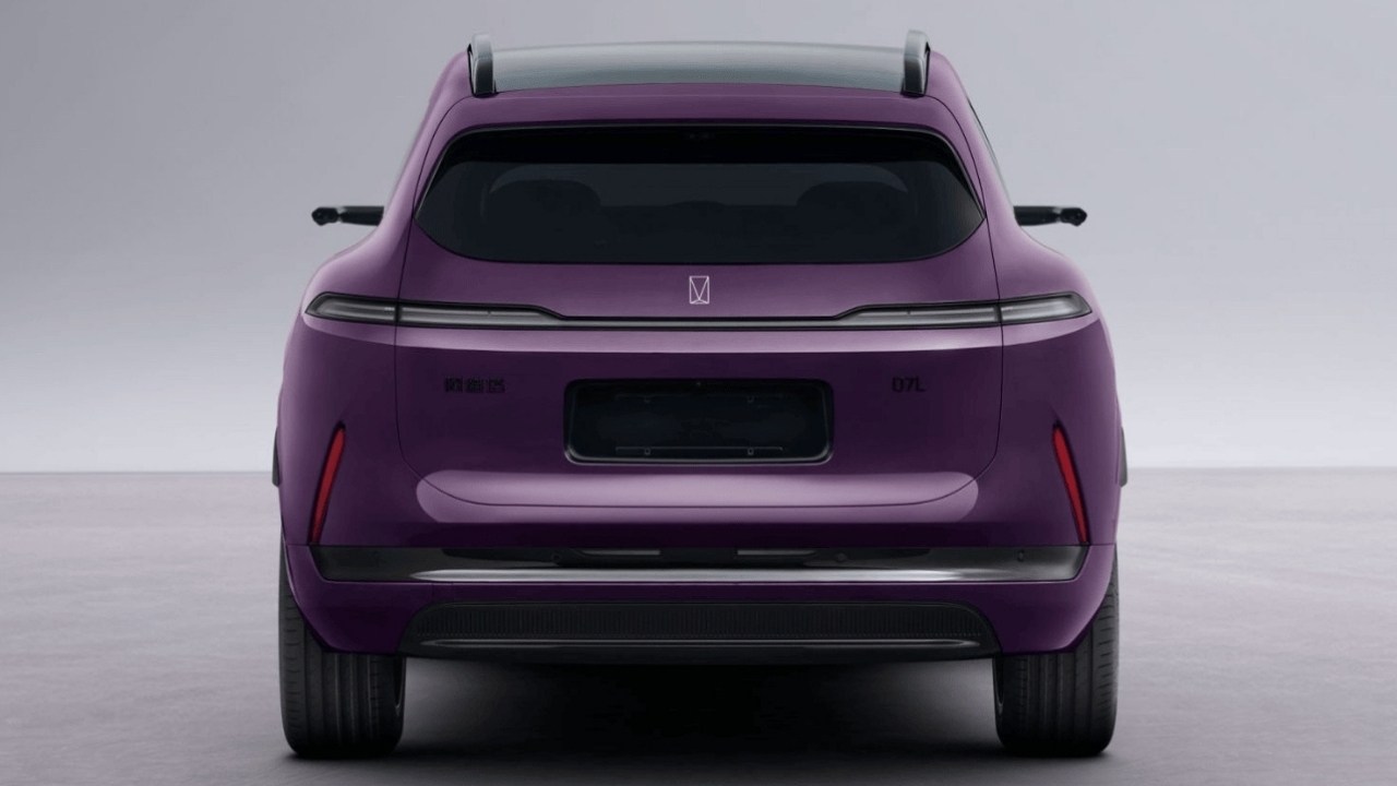 Avatr 07L SUV back