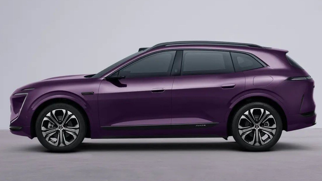 Avatr 07L SUV Sideview