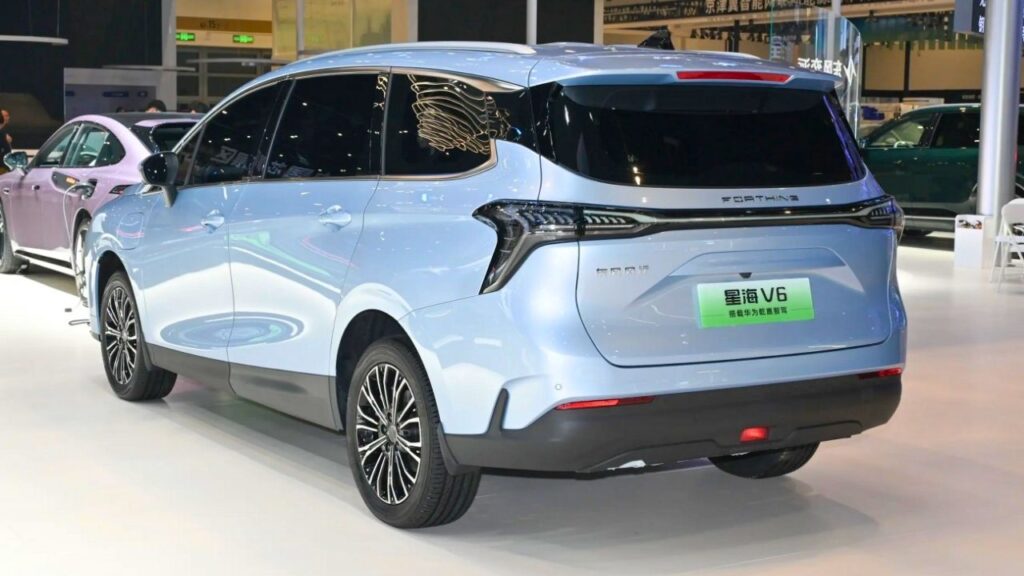 Dongfeng Forthing Xinghai V6 Rearview