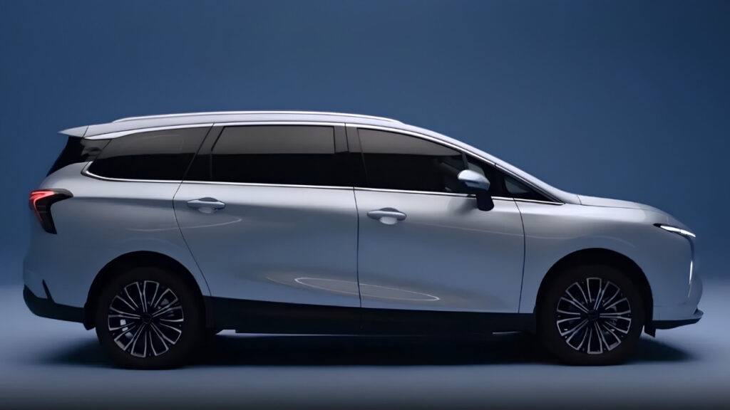 Dongfeng Forthing Xinghai V6 sideview