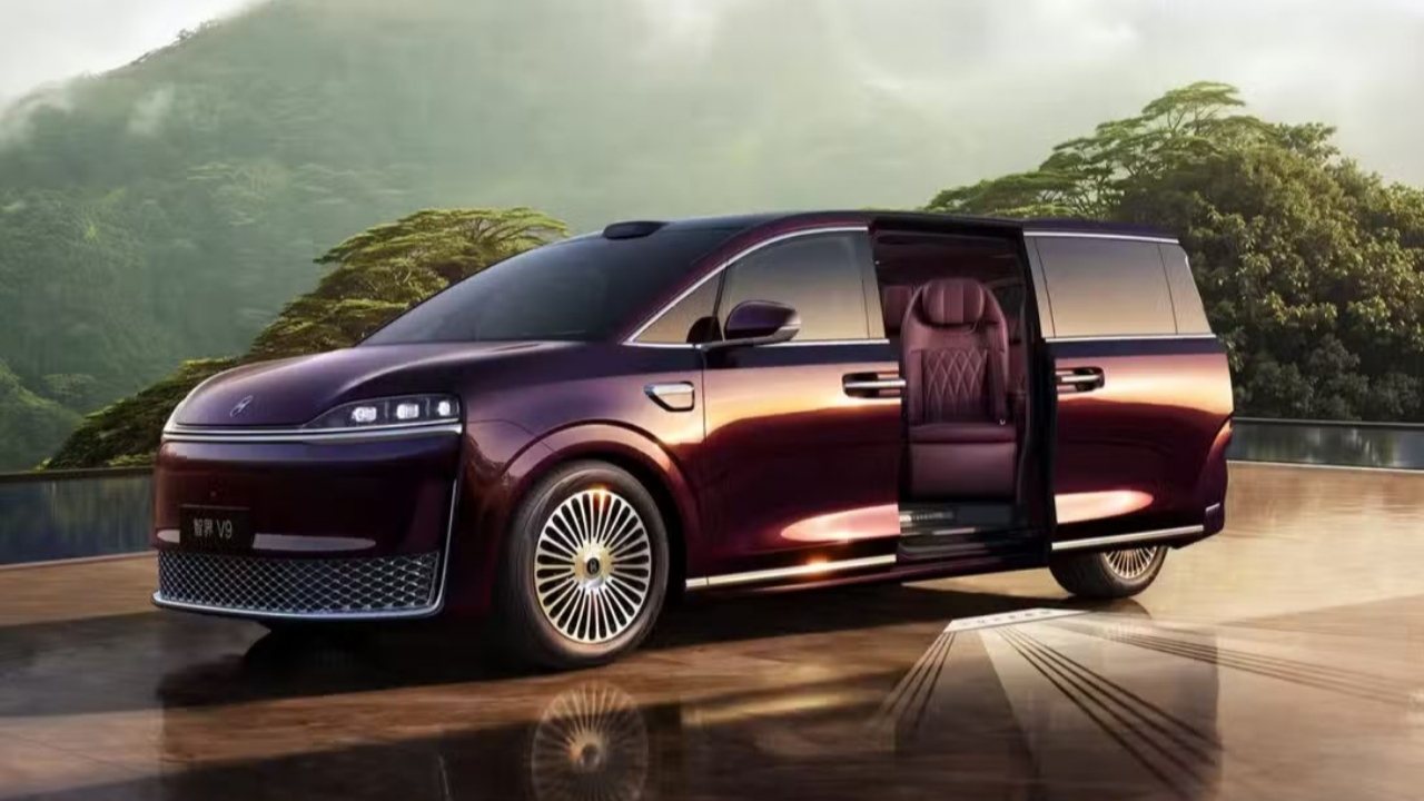 Luxeed V9 EREV MPV exterior