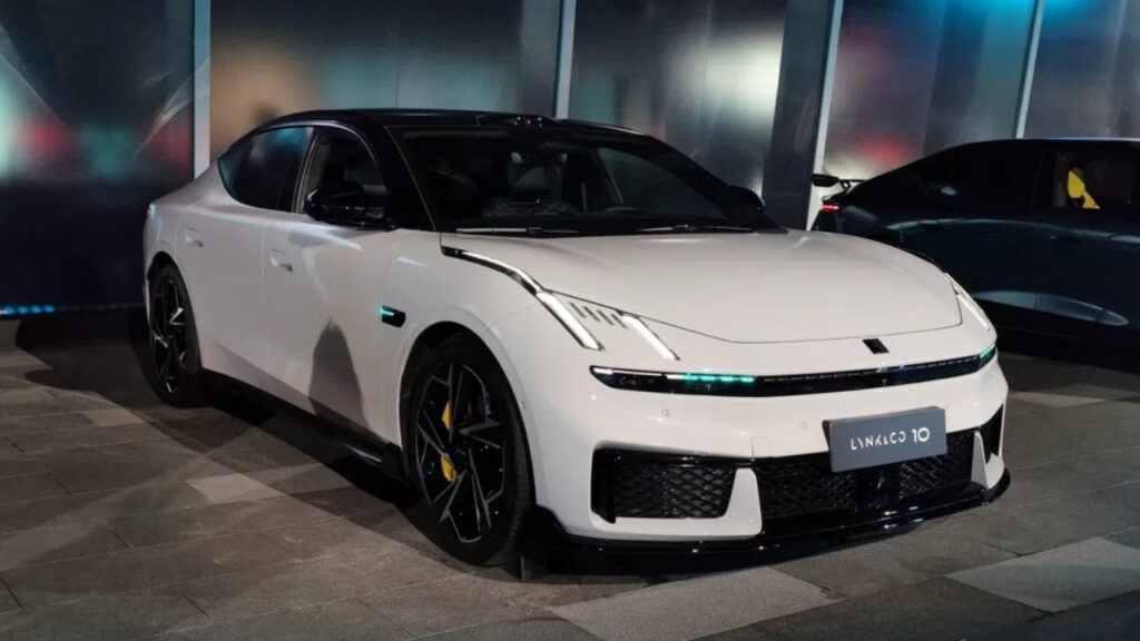 Lynk & Co 10 series Look