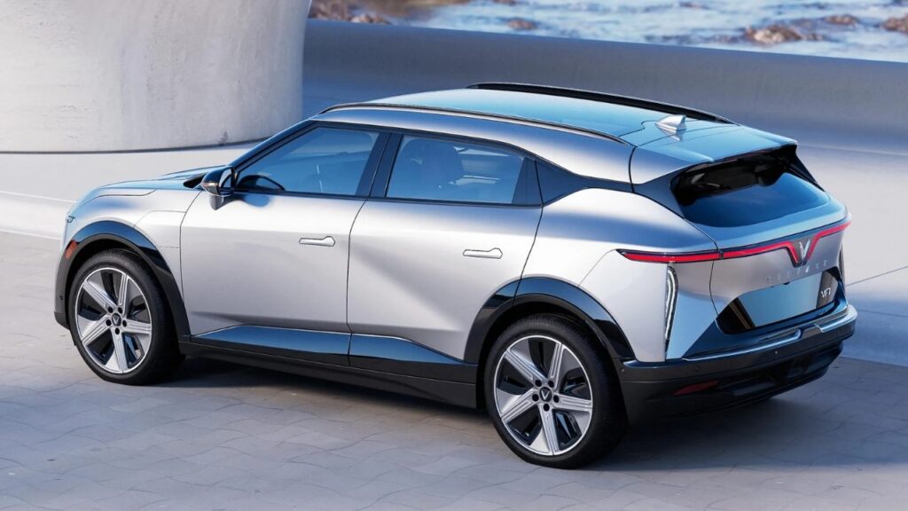 Vinfast VF7 AWD