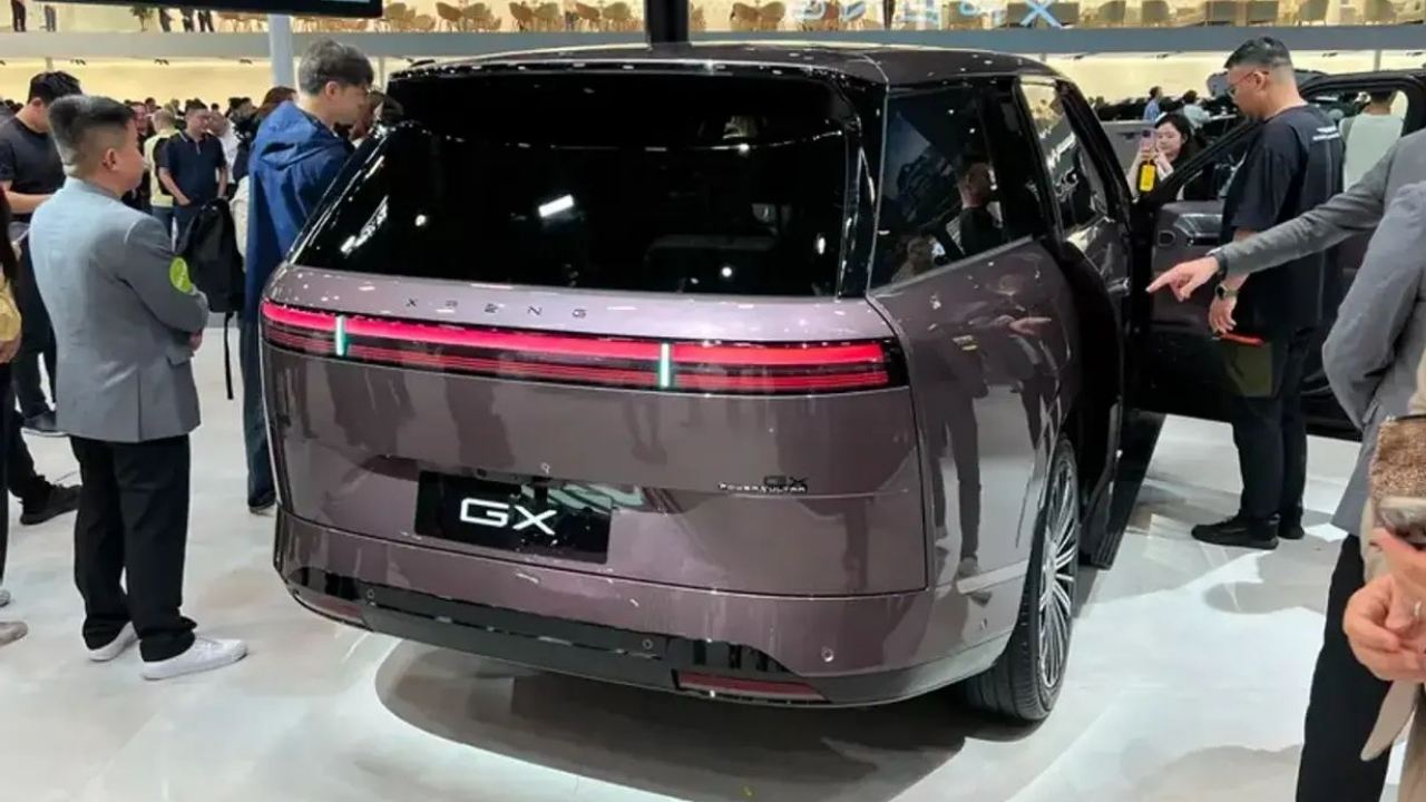 Xpeng GX rear look