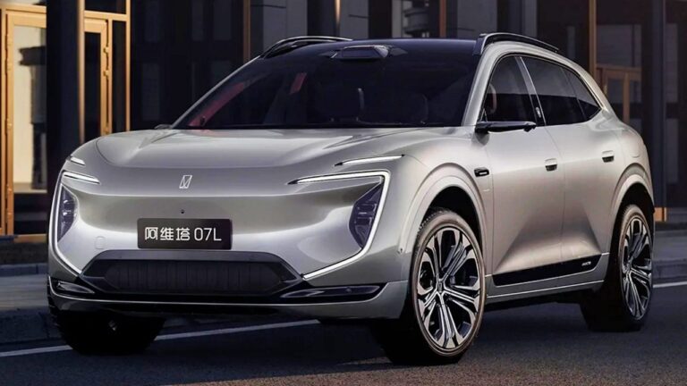 Avatr 07L Unveiled: Huawei-Powered Luxury Cabin For July Launch