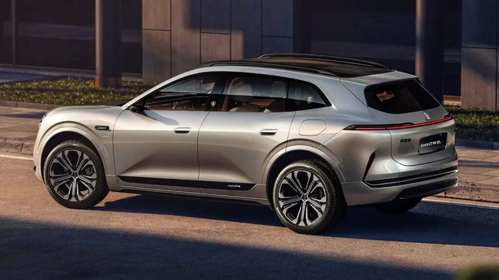 Avatr 07L Unveiled