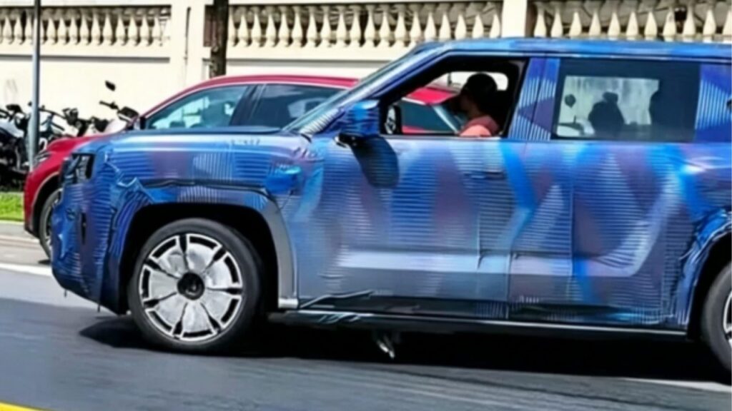 BYD FCB Tai 9 flagship SUV Camouflage