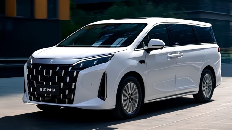 BYD Linghui M9 white