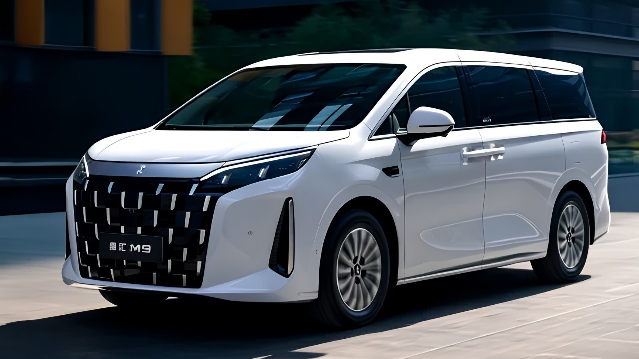 BYD Linghui M9 white