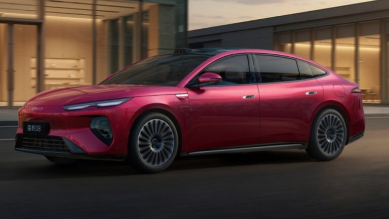 BYD Seal 08 Pre-Orders Open — One Version Claims 900 km Range