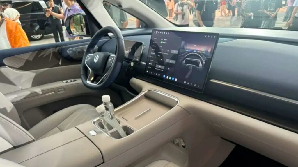 Leapmotor D99 MPV Interior