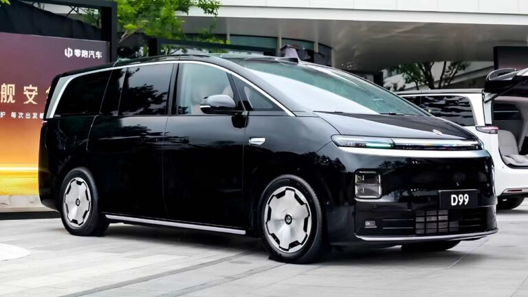 Leapmotor's First MPV D99 Launched: BEV + EREV, 700km Range