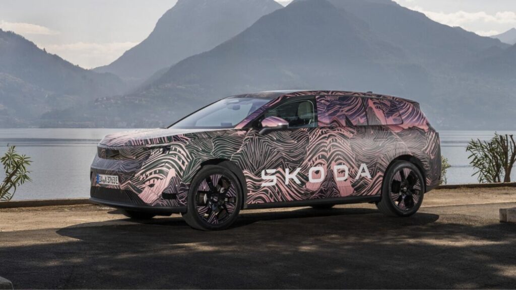Skoda Peaq EV side look