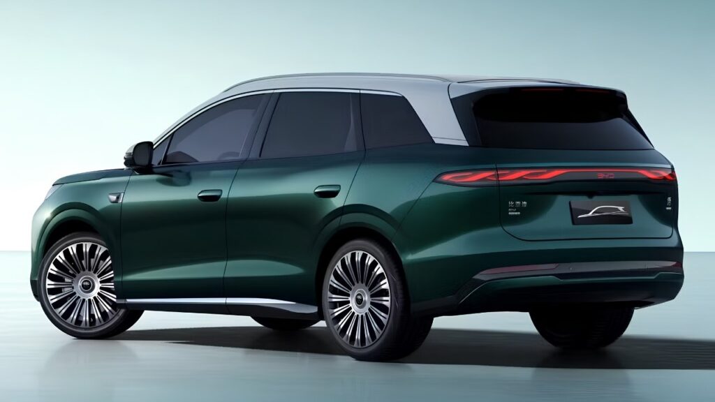 BYD 8 Series Tang rear view
