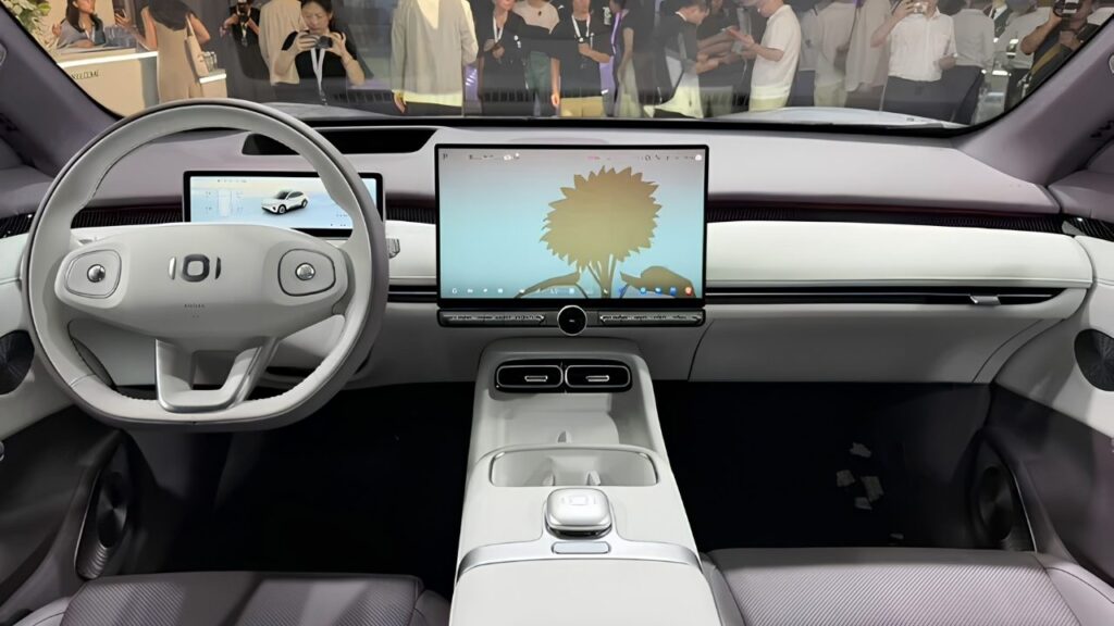 Changan Nevo Q06 Interior