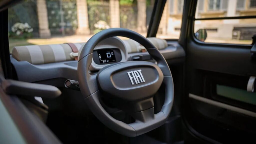 Fiat Topolino EV cabin