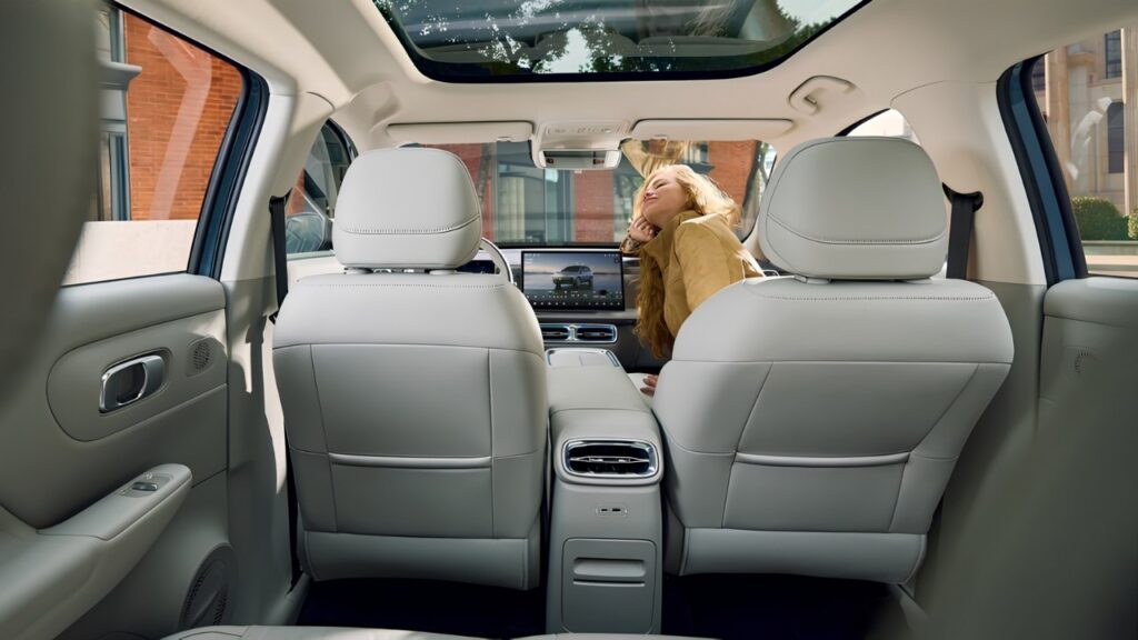 Leapmotor B10 EREV Interior