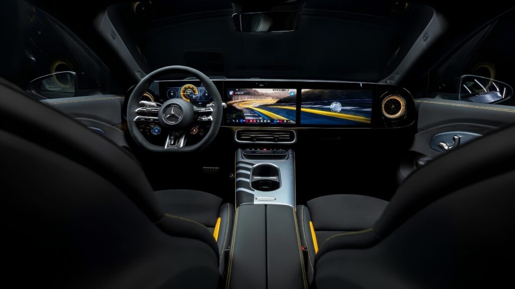 Mercedes-AMG CLA 45 4MATIC+ interior
