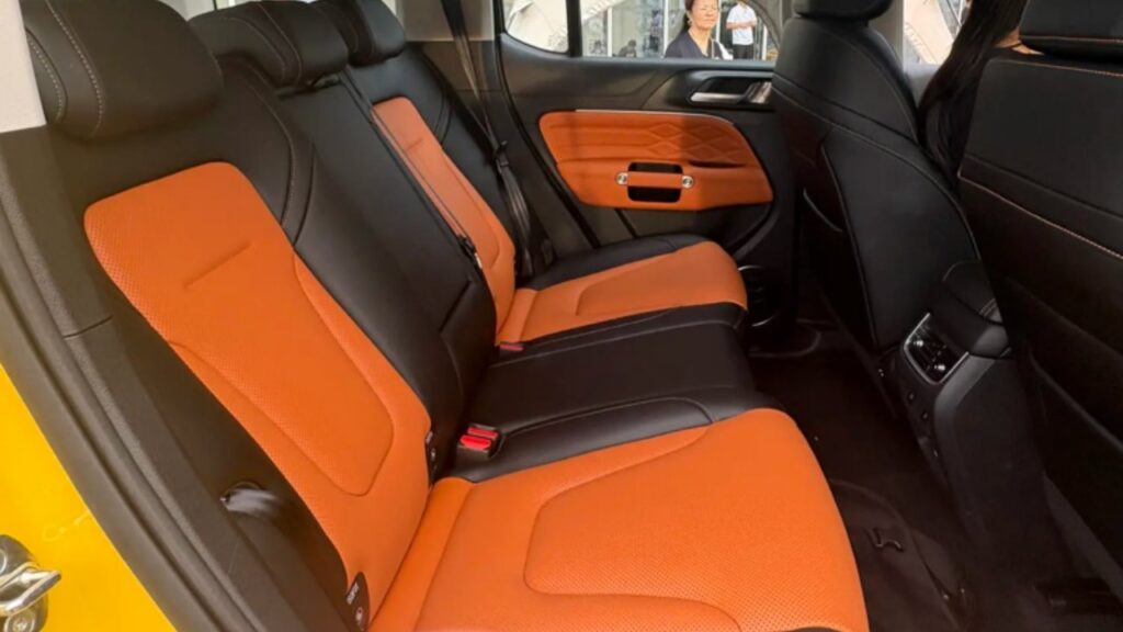 Tank 300 Lseating