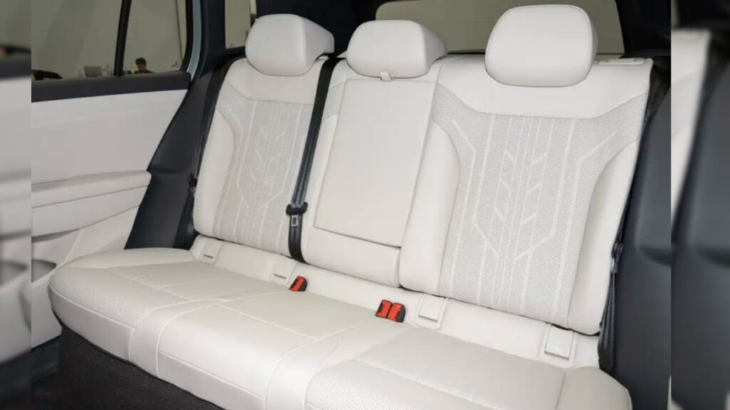 Volkswagen ID. Aura T6 rear seating