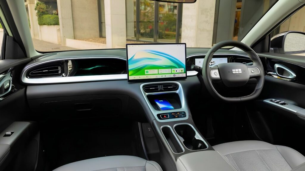 geely ex2 launched INTERIOR