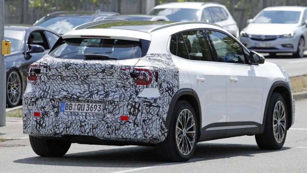 third-generation Mercedes-Benz GLA electric rear look