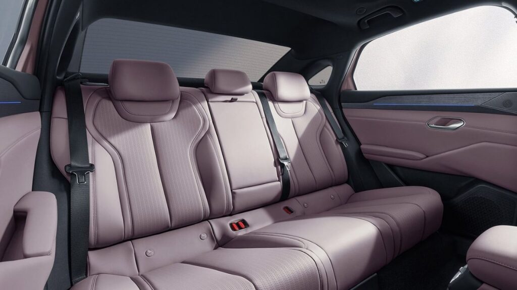 BYD Qin Max back seat