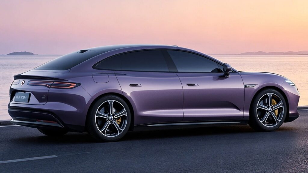 Denza Z9S side look