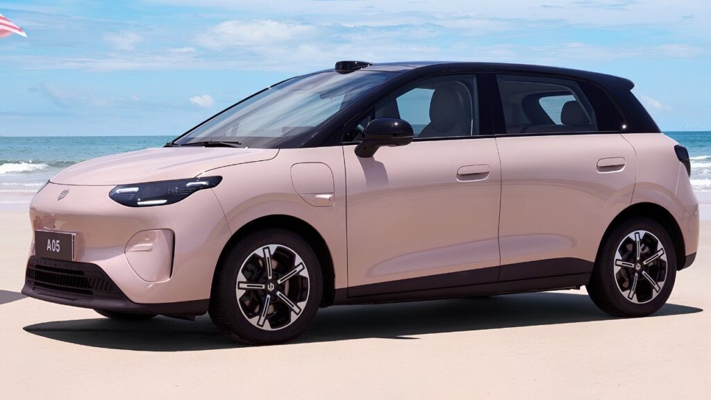 Leapmotor A05 EV Side view