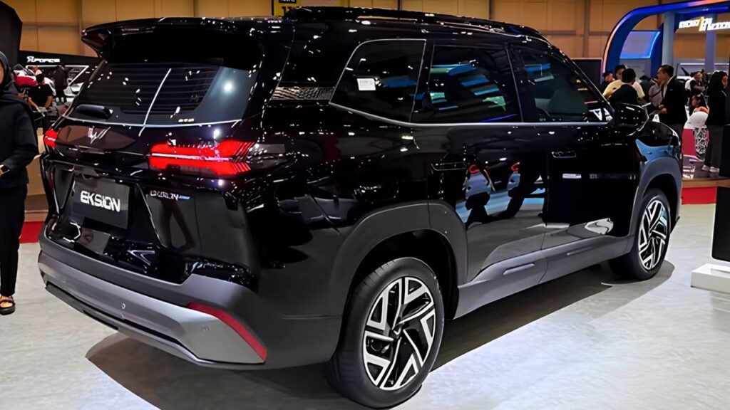 MG New 7-Seater Electric SUV rear design