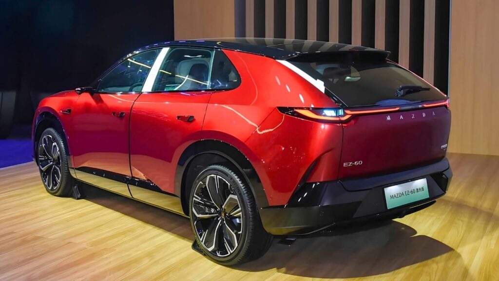 New Mazda CX-6e Rearlok