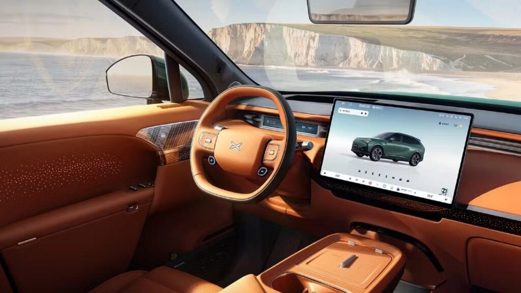XPeng Reveals G9L Dashboard