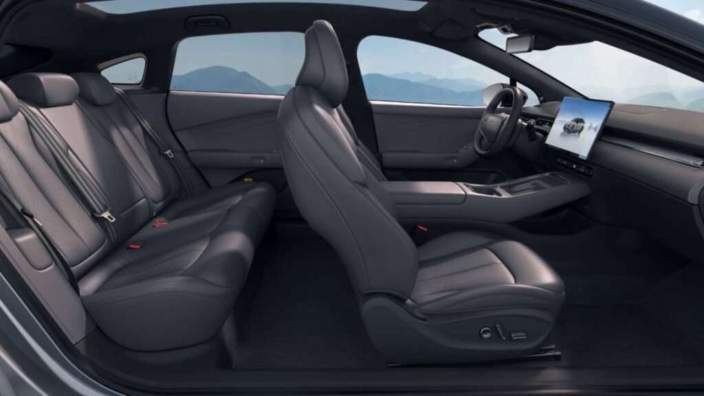 Xpeng P7+ interior