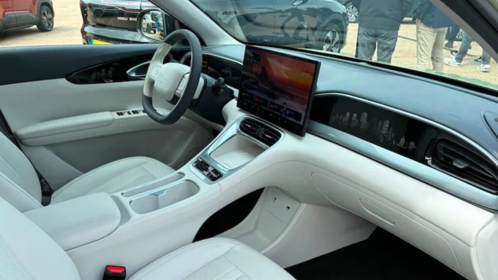 geely e2 europe interior