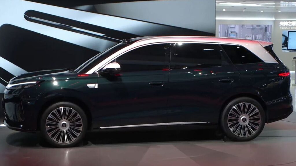 third-gen BYD Tang side look