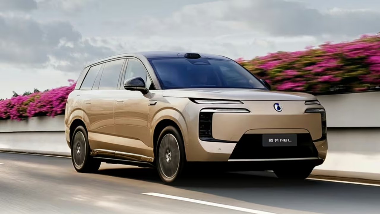BYD’s Denza Launches the All-Electric N8L SUV Starting at 299,800 Yuan