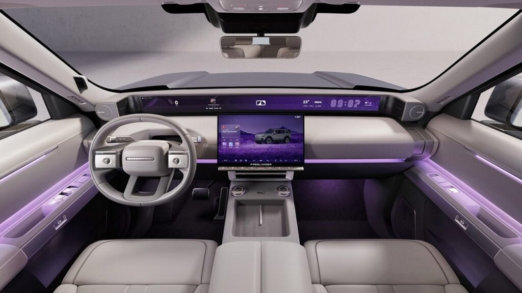 Freelander 8 Cabin View