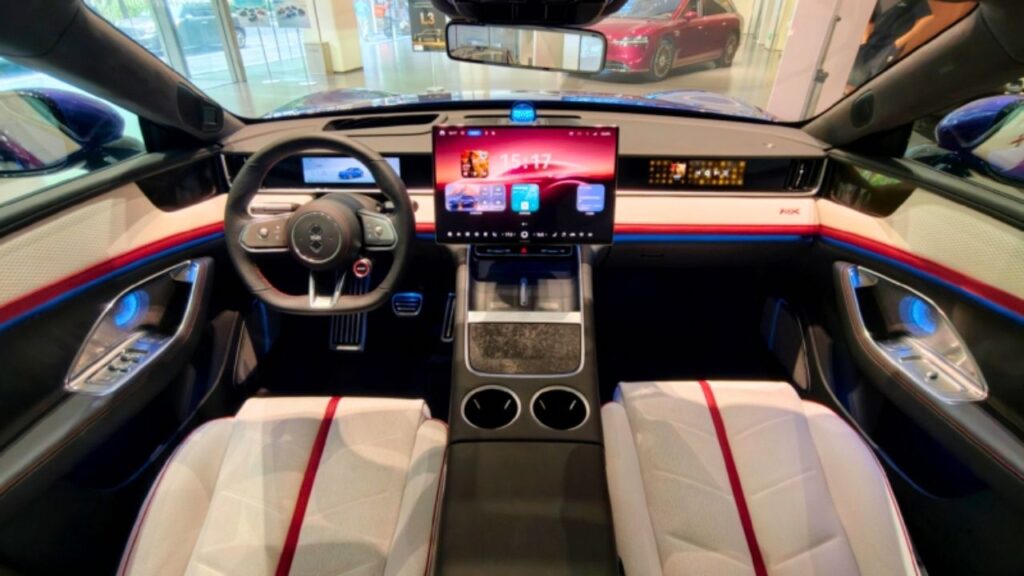 Luxeed RX cabin
