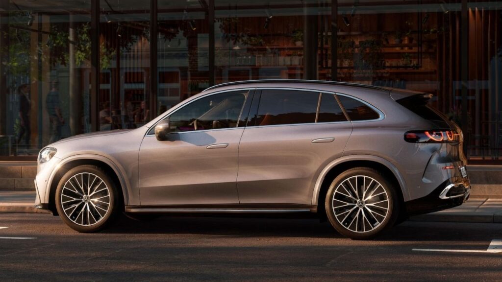 Mercedes-Benz GLC Electric sidelook