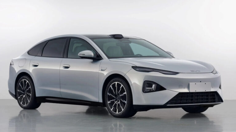 New BYD Seal 07 EV and DM-i Revealed With 408 HP and 875 km CLTC Range