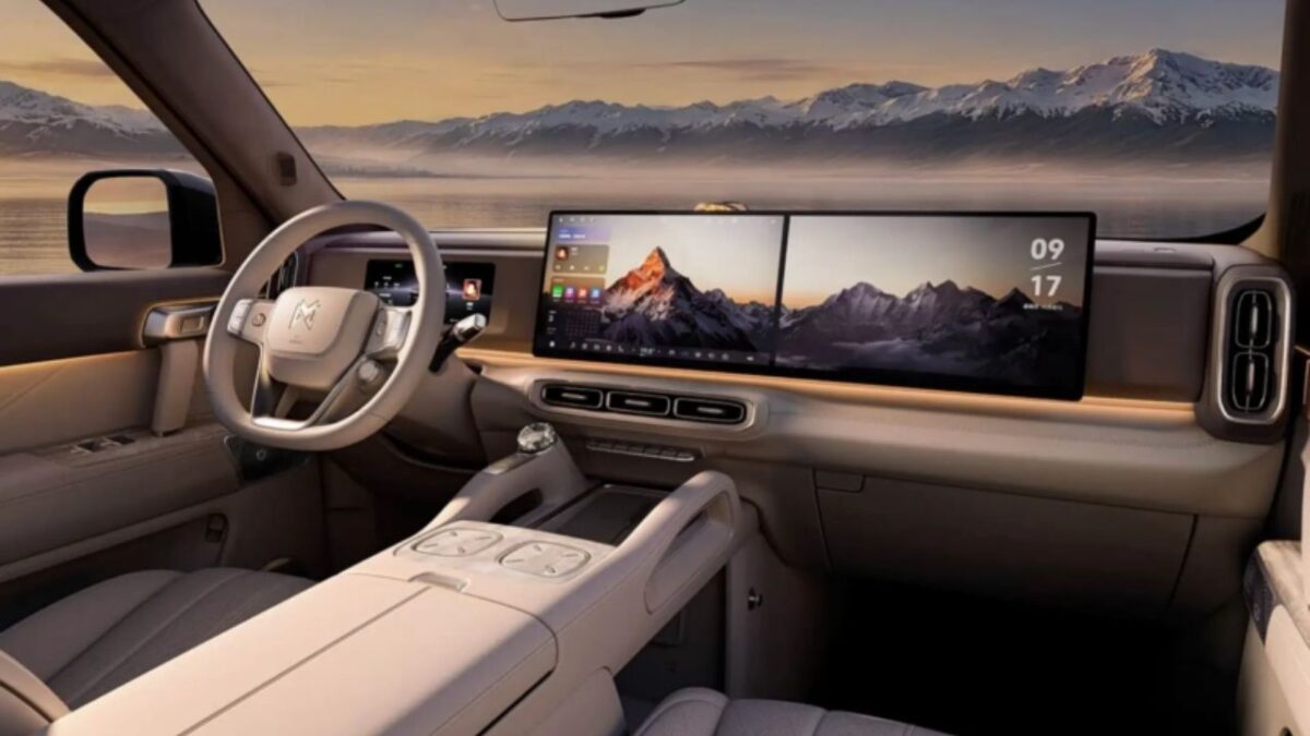 Dongfeng M-Hero X700 Cabin