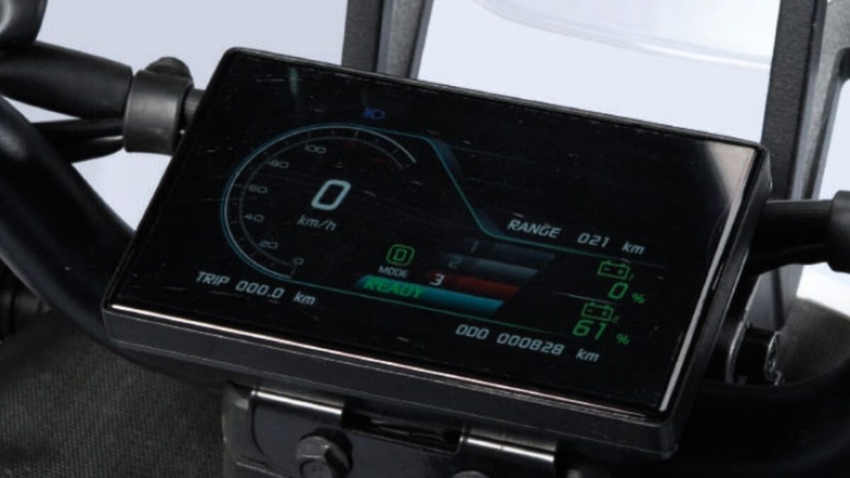 VLF Strada 5-inch TFT display