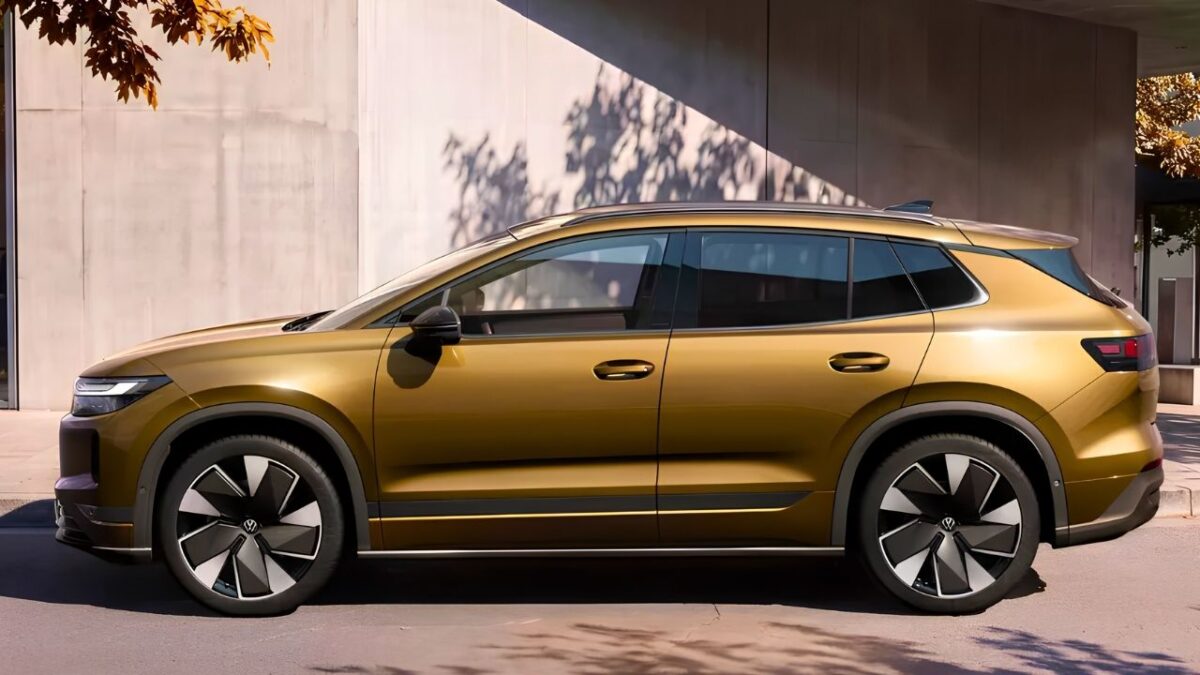Volkswagen ID. Tiguan EV side profile